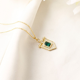 925 Ayar Altın Kaplamalı Baget Taşlı Bayan Gümüş Kolye