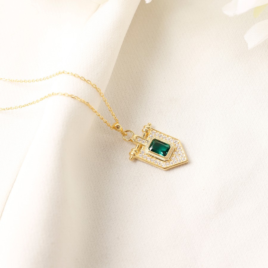 925 Ayar Altın Kaplamalı Baget Taşlı Bayan Gümüş Kolye