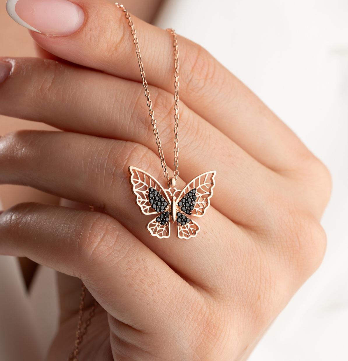 925 Ayar Gümüs Rose Kelebek Kolye