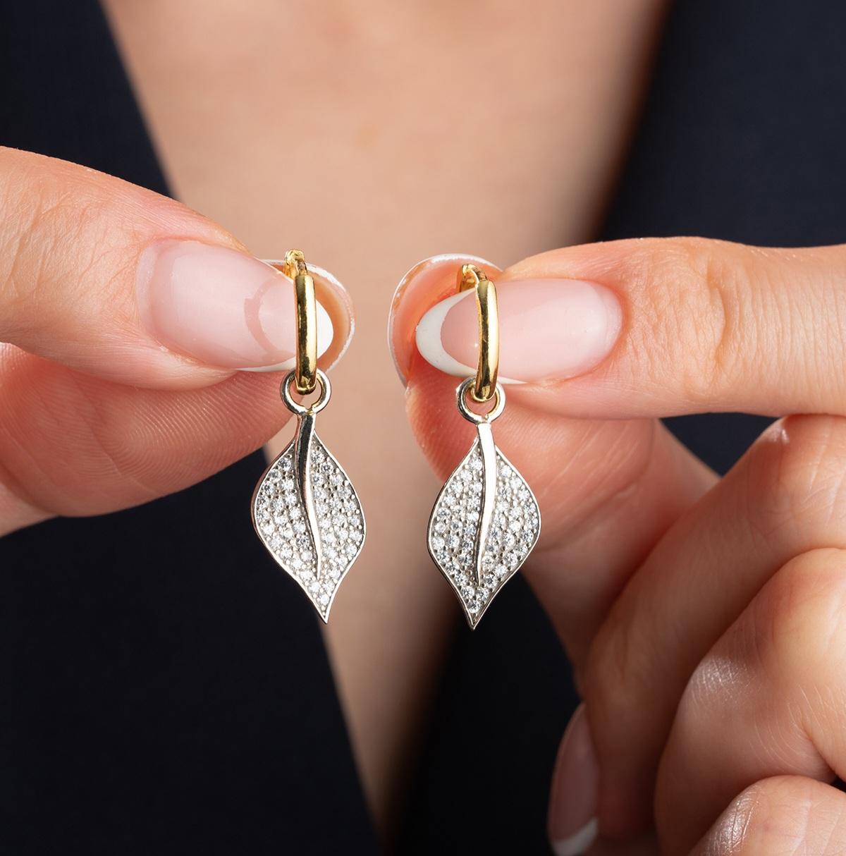 925 Ayar Gümüş  Yaprak Küpe